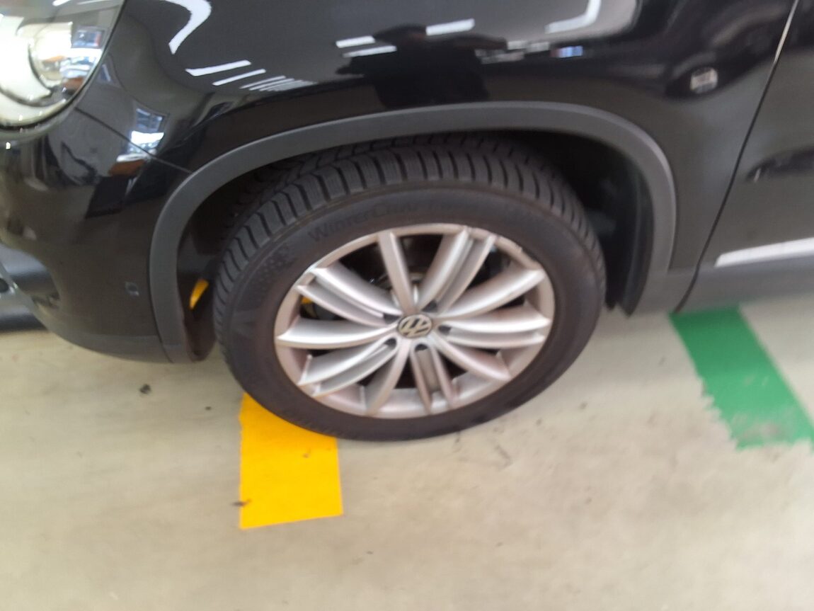 VOLKSWAGEN TIGUAN 2.0 TDI BLUEMOTION 2013 - zdjęcie 19