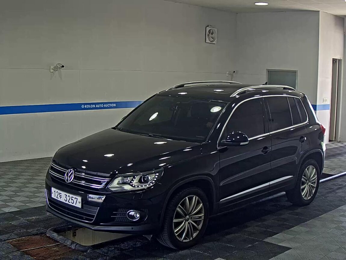 VOLKSWAGEN TIGUAN 2.0 TDI BLUEMOTION 2013 - zdjęcie 2