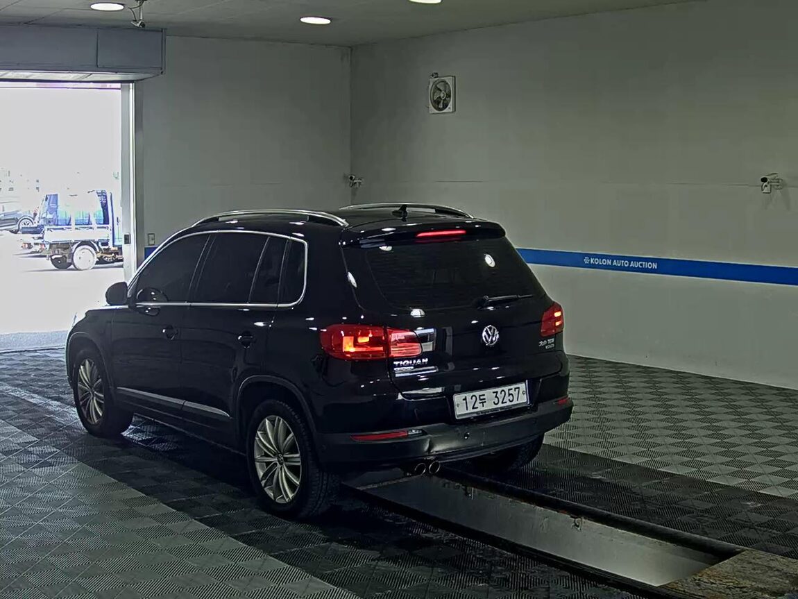 VOLKSWAGEN TIGUAN 2.0 TDI BLUEMOTION 2013 - zdjęcie 6