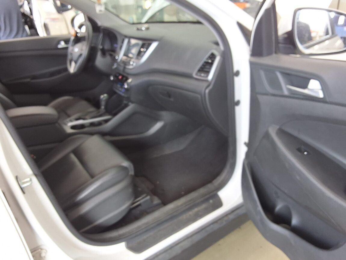 HYUNDAI ALL NEW TUCSON DIESEL 1.7 2WD MODERN 2017 - zdjęcie 15