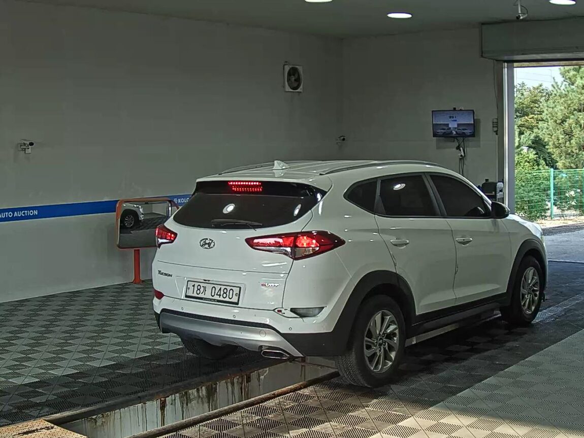 HYUNDAI ALL NEW TUCSON DIESEL 1.7 2WD MODERN 2017 - zdjęcie 5