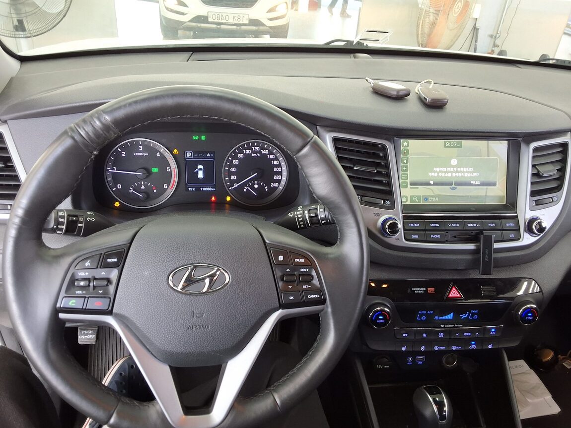 HYUNDAI ALL NEW TUCSON DIESEL 1.7 2WD MODERN 2017 - zdjęcie 20