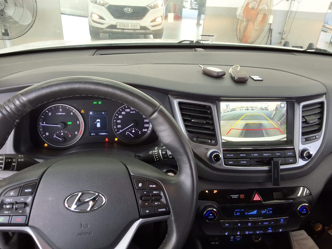 HYUNDAI ALL NEW TUCSON DIESEL 1.7 2WD MODERN 2017 - zdjęcie 21