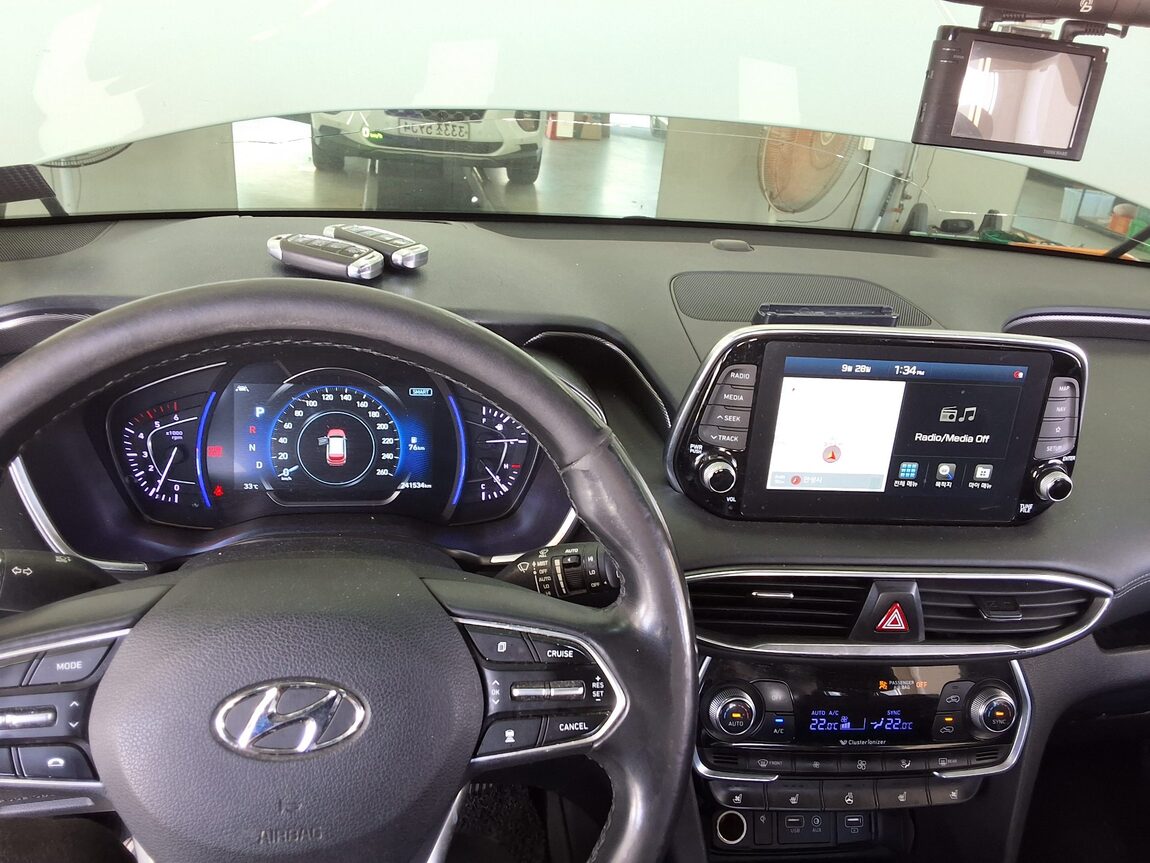 HYUNDAI SANTA FE (TM) R2.2 4WD PRESTIGE 2019 - zdjęcie 18