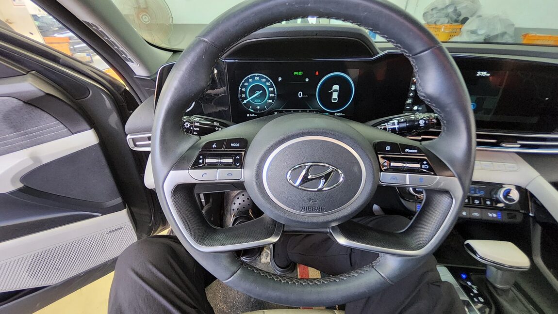HYUNDAI AVANTE (CN7) 1.6 GASOLINE INSPIRATION 2021 - zdjęcie 17