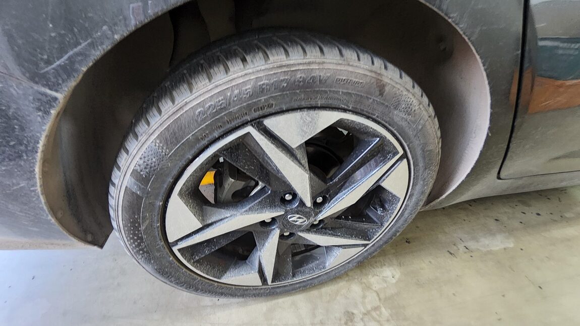 HYUNDAI AVANTE (CN7) 1.6 GASOLINE INSPIRATION 2021 - zdjęcie 25