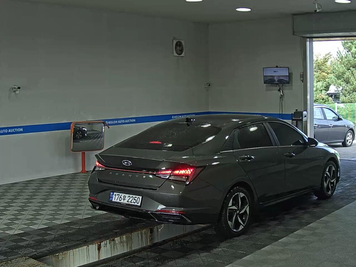 HYUNDAI AVANTE (CN7) 1.6 GASOLINE INSPIRATION 2021 - zdjęcie 5