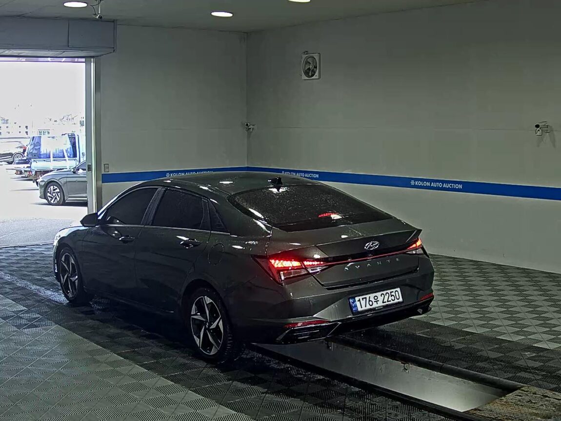 HYUNDAI AVANTE (CN7) 1.6 GASOLINE INSPIRATION 2021 - zdjęcie 6