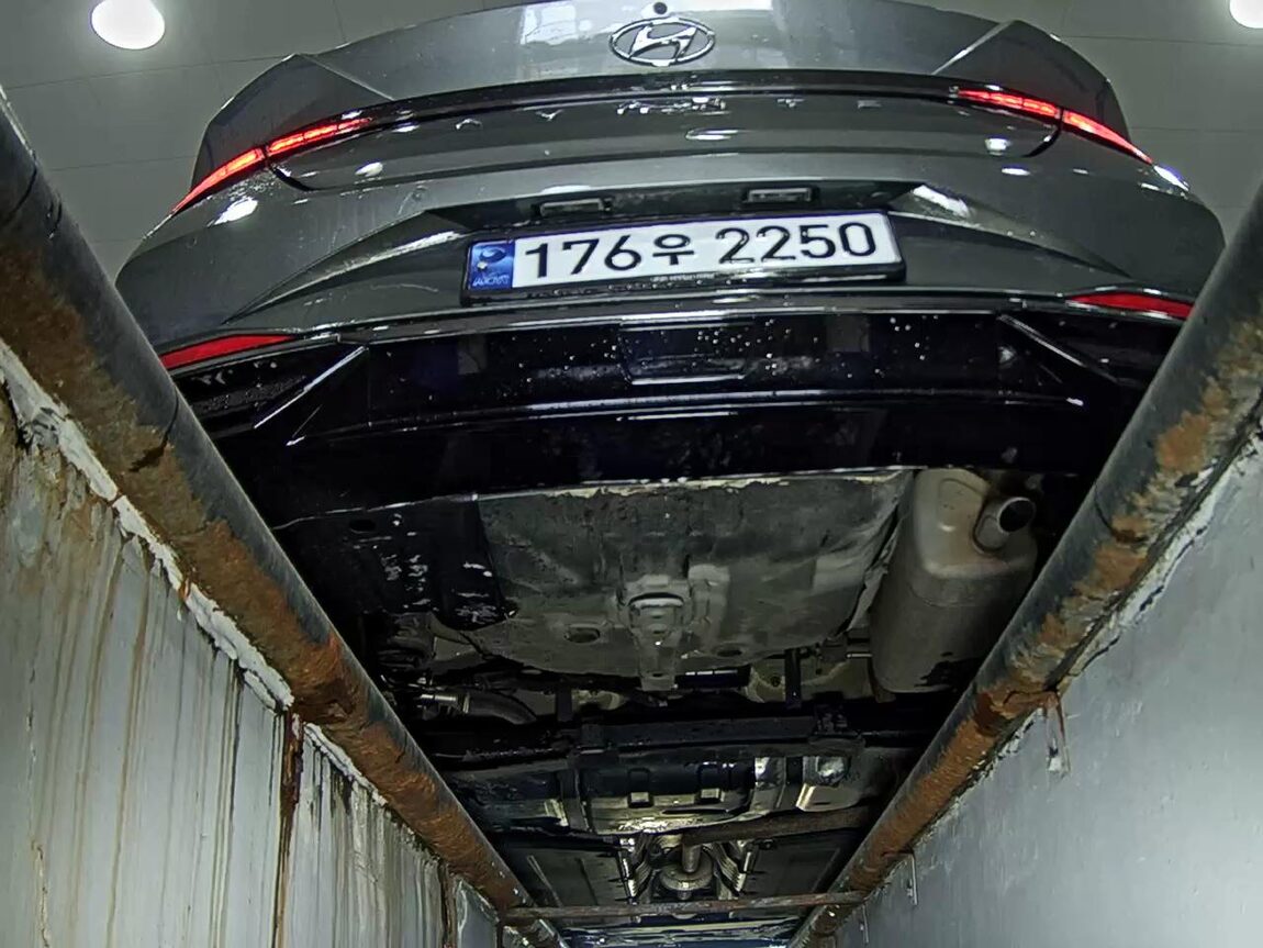 HYUNDAI AVANTE (CN7) 1.6 GASOLINE INSPIRATION 2021 - zdjęcie 8