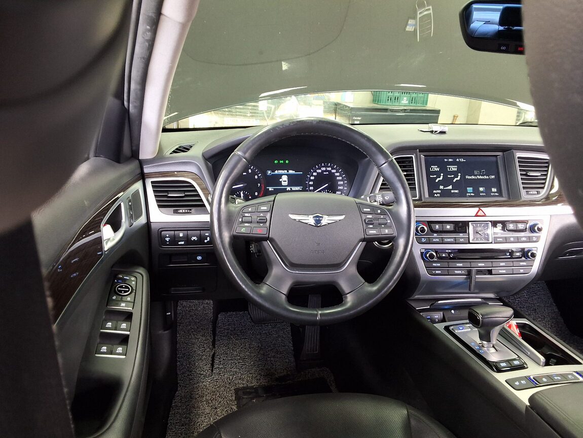 GENESIS G80 3.3 GDi AWD LUXURY 2018 - zdjęcie 18