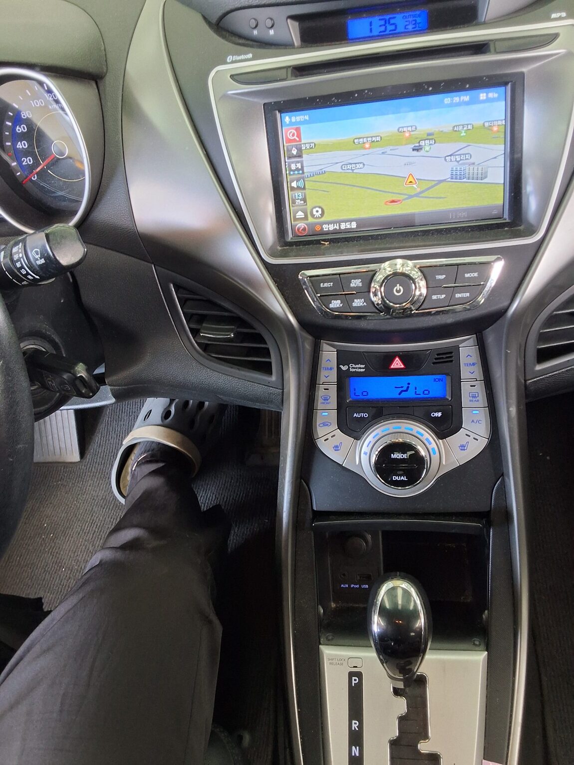 HYUNDAI AVANTE MD M16 GDi LUXURY 2011 - zdjęcie 17