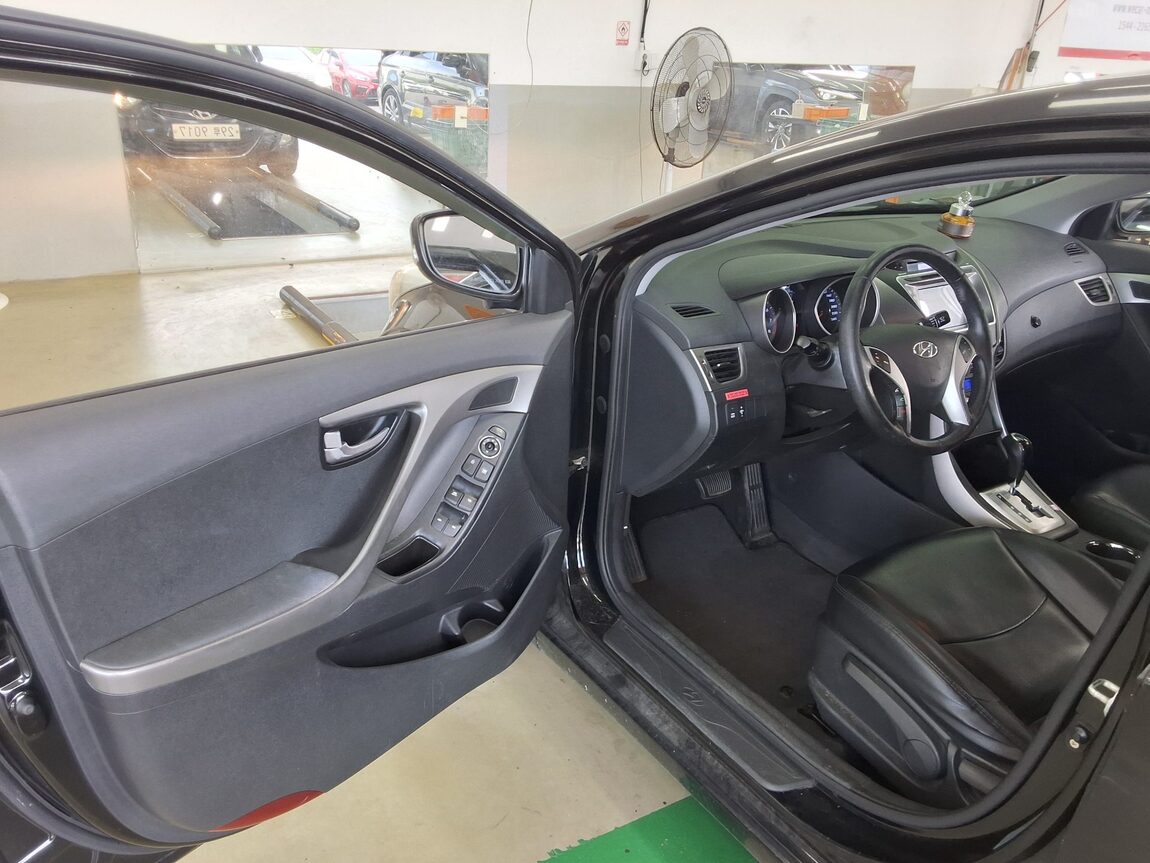 HYUNDAI AVANTE MD M16 GDi LUXURY 2011 - zdjęcie 10