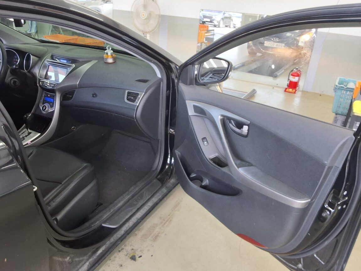 HYUNDAI AVANTE MD M16 GDi LUXURY 2011 - zdjęcie 14