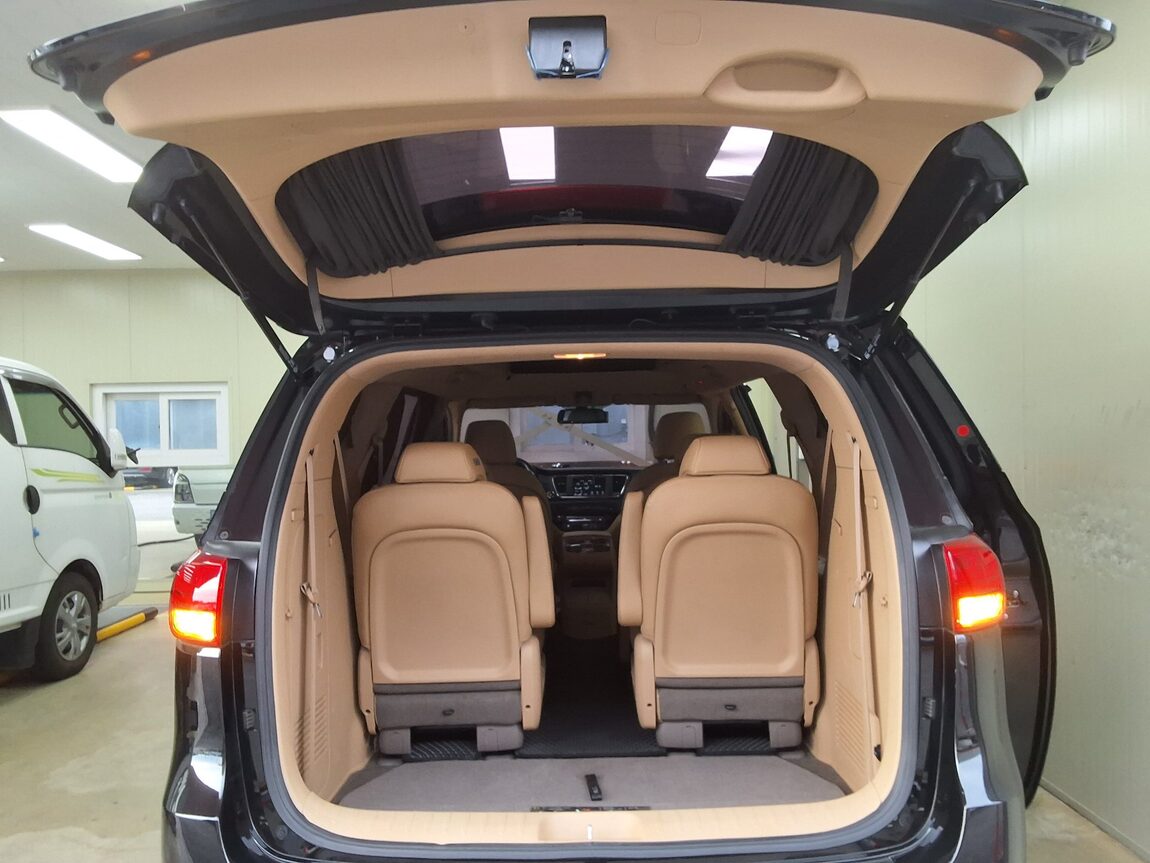 KIA ALL NEW CARNIVAL HI-LIMOUSINE DIESEL 9-SEATER LUXURY 2018 - zdjęcie 16