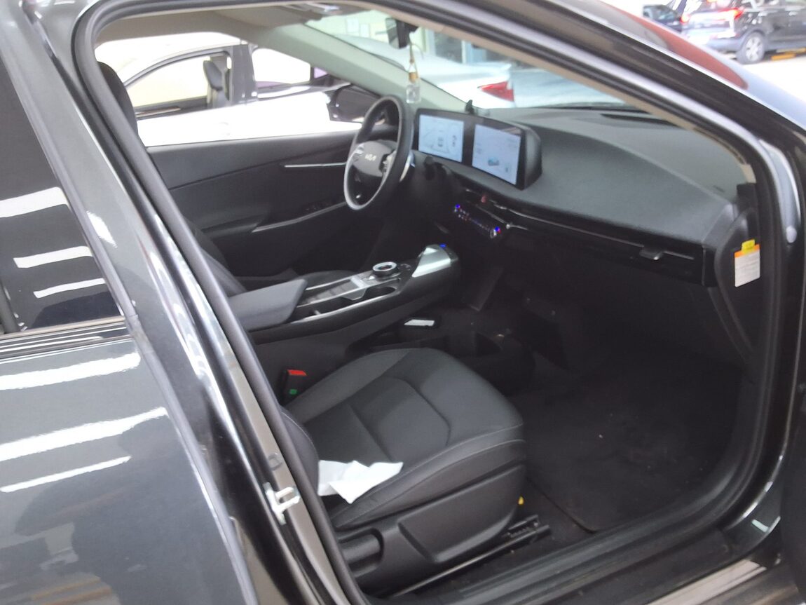 KIA EV6 STANDARD 2WD LITE 2024 - zdjęcie 15