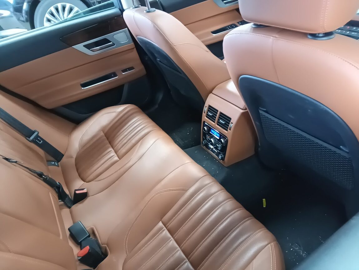 JAGUAR XF (2ND GEN) 2.0 20d PORTFOLIO 2018 - zdjęcie 13