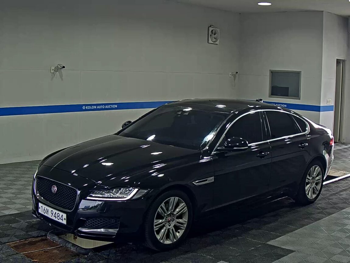 JAGUAR XF (2ND GEN) 2.0 20d PORTFOLIO 2018 - zdjęcie 2