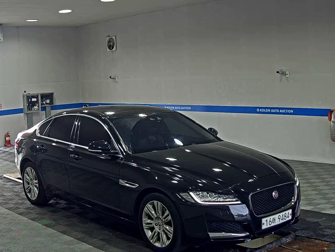 JAGUAR XF (2ND GEN) 2.0 20d PORTFOLIO 2018 - zdjęcie 3
