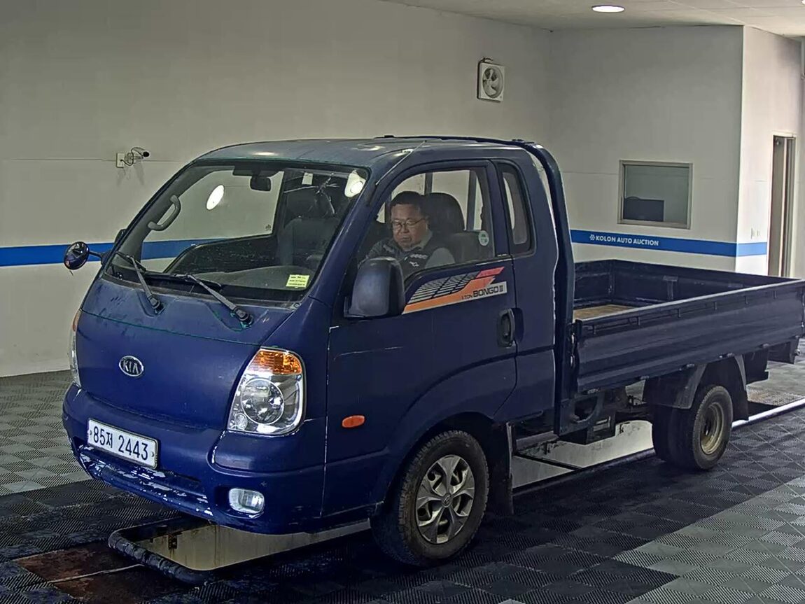 KIA BONGO III CARGO CRDi KING CAB EXTRA LONG WHEELBASE 2011 - zdjęcie 2