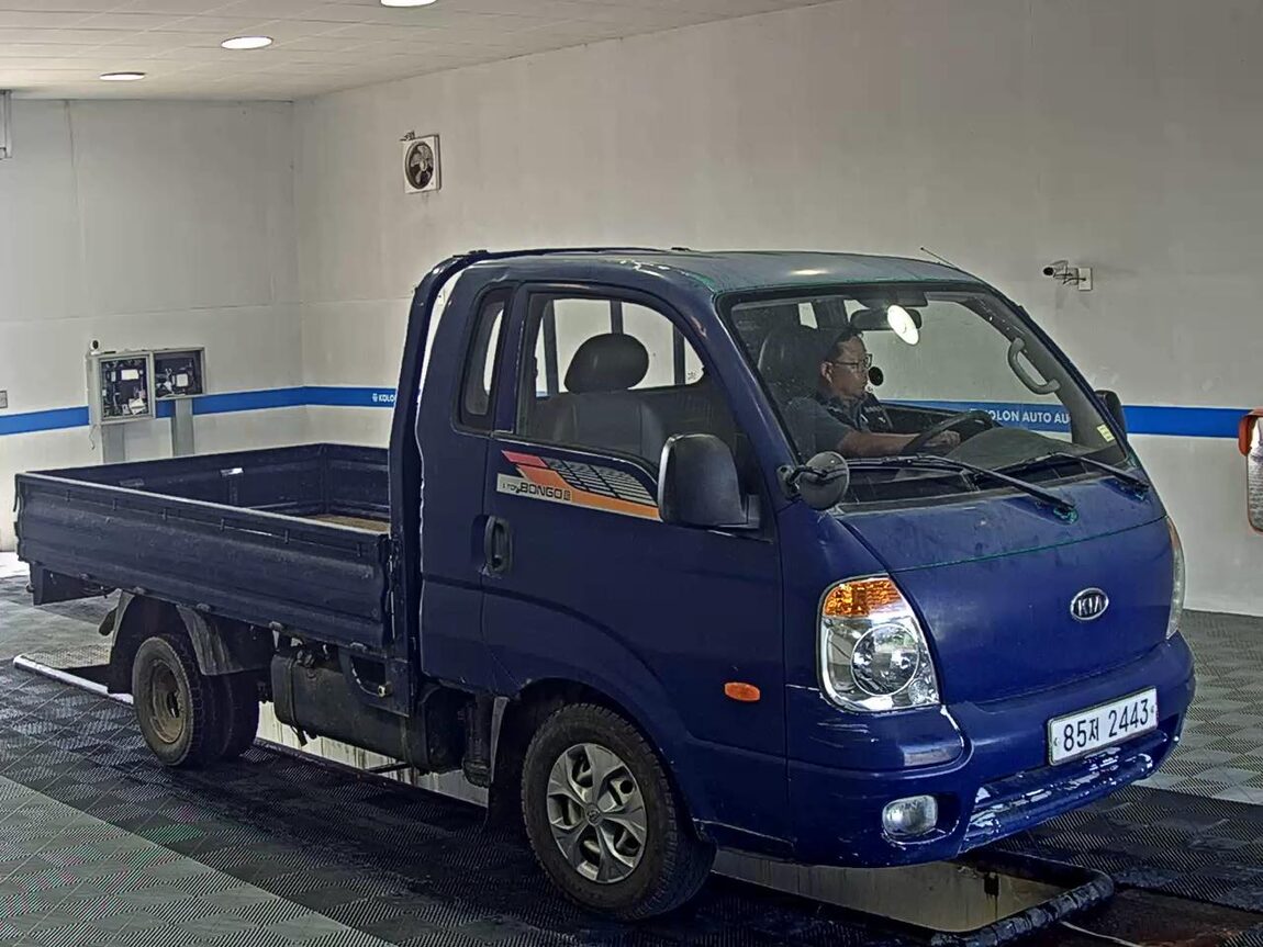 KIA BONGO III CARGO CRDi KING CAB EXTRA LONG WHEELBASE 2011 - zdjęcie 3