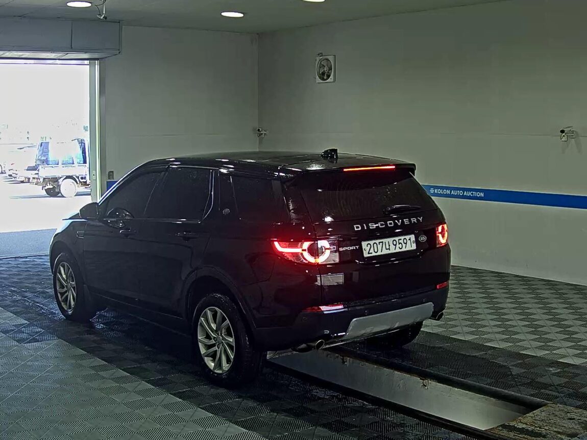 LAND ROVER DISCOVERY SPORT 2.0 TD4 SE (150PS) 2019 - zdjęcie 6
