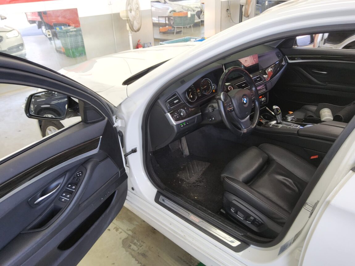 BMW 5 SERIES (6TH GEN) 520d xDRIVE LUXURY LINE PLUS 2016 - zdjęcie 10