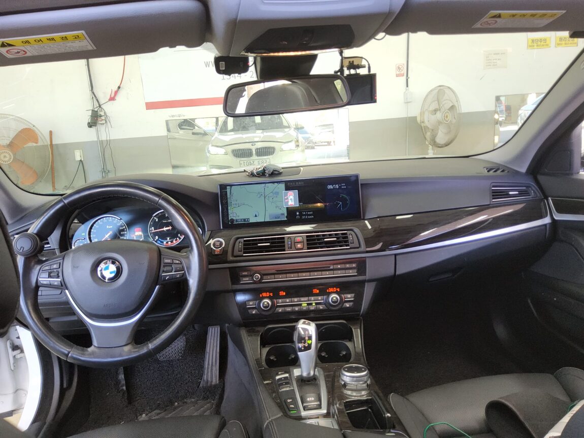 BMW 5 SERIES (6TH GEN) 520d xDRIVE LUXURY LINE PLUS 2016 - zdjęcie 11