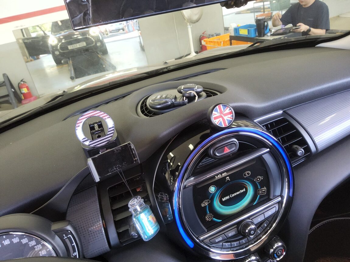 MINI COOPER (3RD GEN) 5-DOOR 1.5 D 2018 - zdjęcie 17