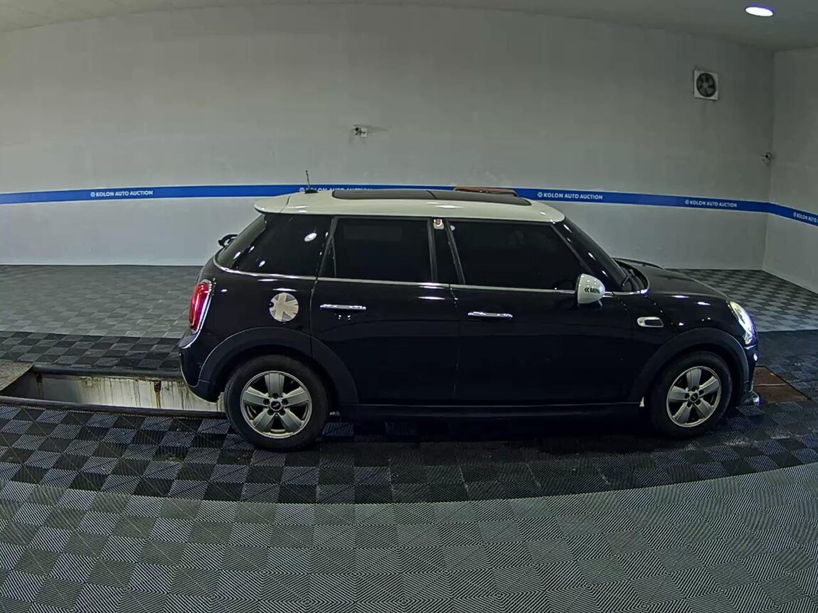 MINI COOPER (3RD GEN) 5-DOOR 1.5 D 2018 - zdjęcie 4