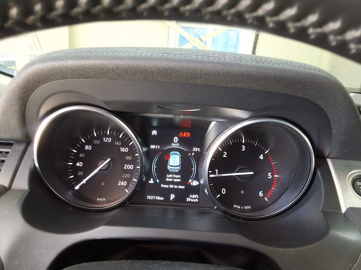 LAND ROVER RANGE ROVER EVOQUE 2.0 TD4 SE 2018 - zdjęcie 10