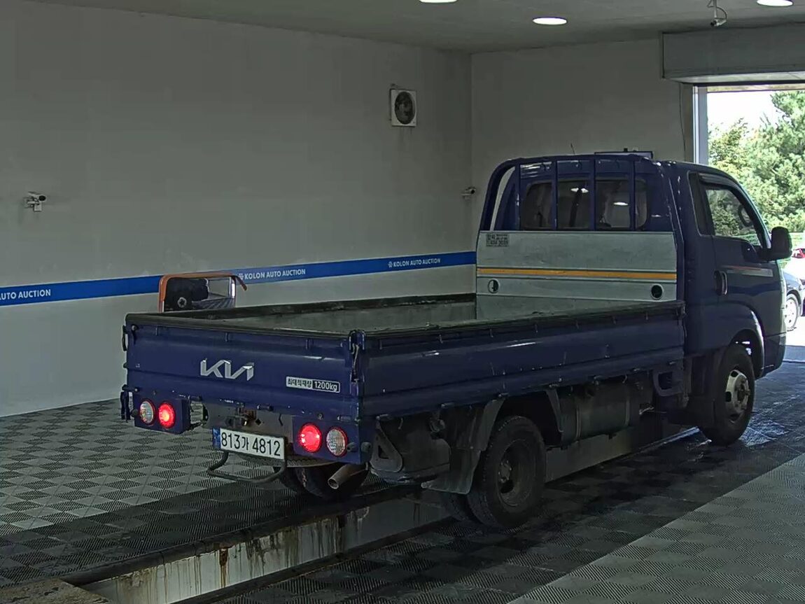 KIA THE NEW BONGO III CARGO 1.2 TON KING CAB EXTRA LONG WHEELBASE GL 2023 - zdjęcie 5