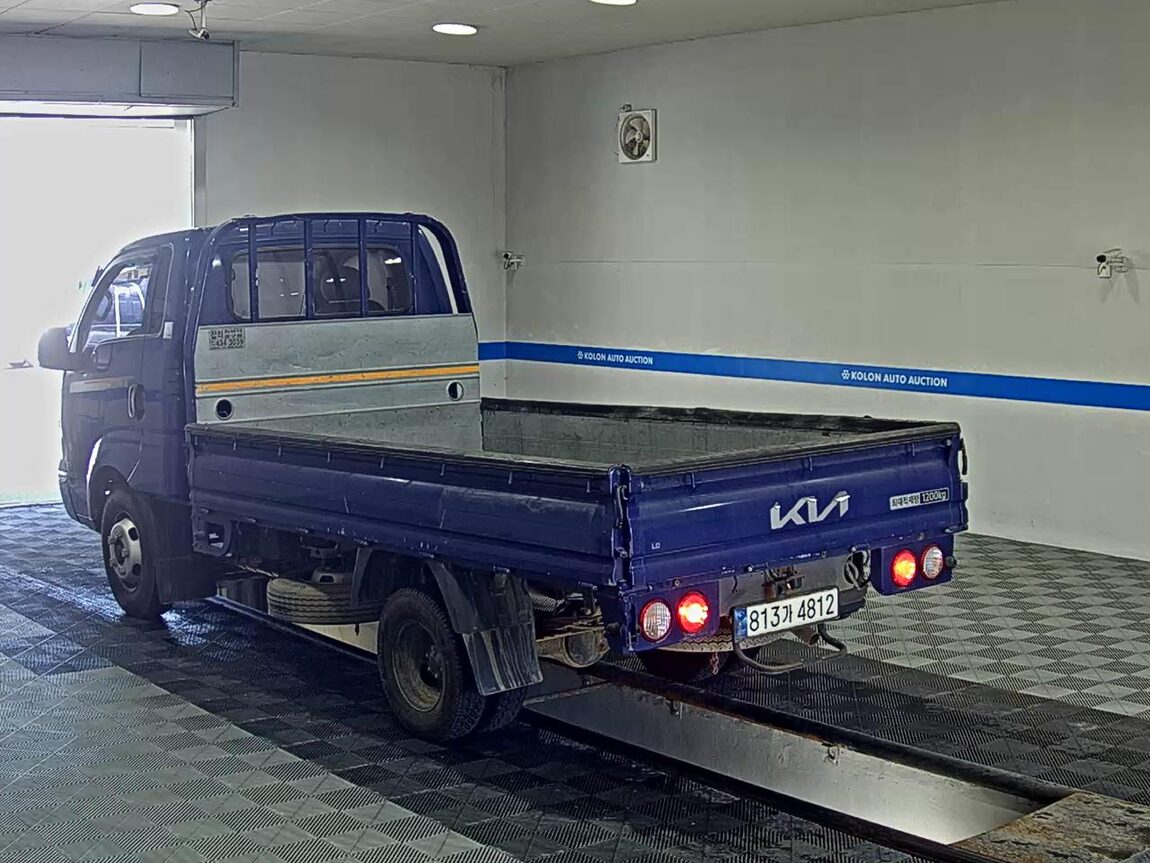 KIA THE NEW BONGO III CARGO 1.2 TON KING CAB EXTRA LONG WHEELBASE GL 2023 - zdjęcie 6