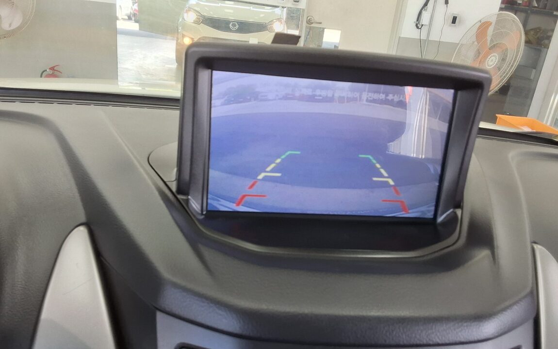 KG MOBILITY (SSANGYONG) NEW KORANDO C 2.0 AWD ADVENTURE EDITION 2015 - zdjęcie 19