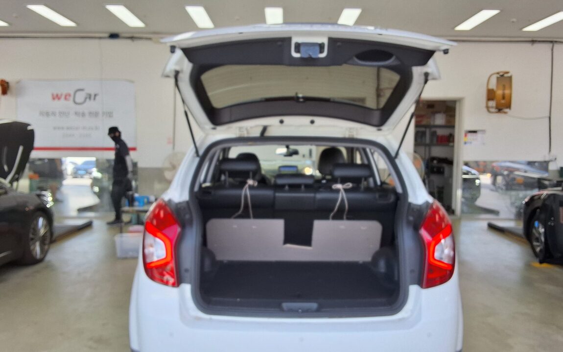 KG MOBILITY (SSANGYONG) NEW KORANDO C 2.0 AWD ADVENTURE EDITION 2015 - zdjęcie 15
