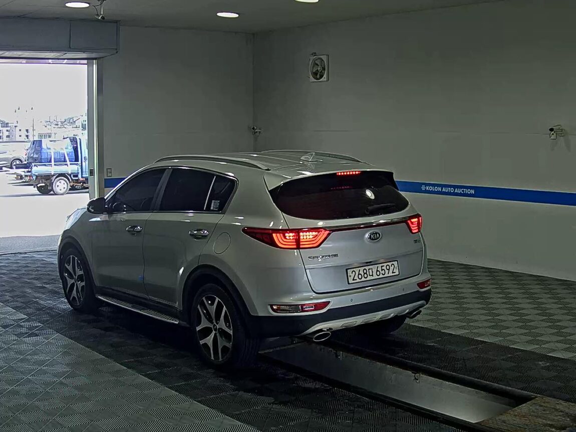 KIA NEW SPORTAGE R2.0 2WD NOBLESSE PLUS 2018 - zdjęcie 6