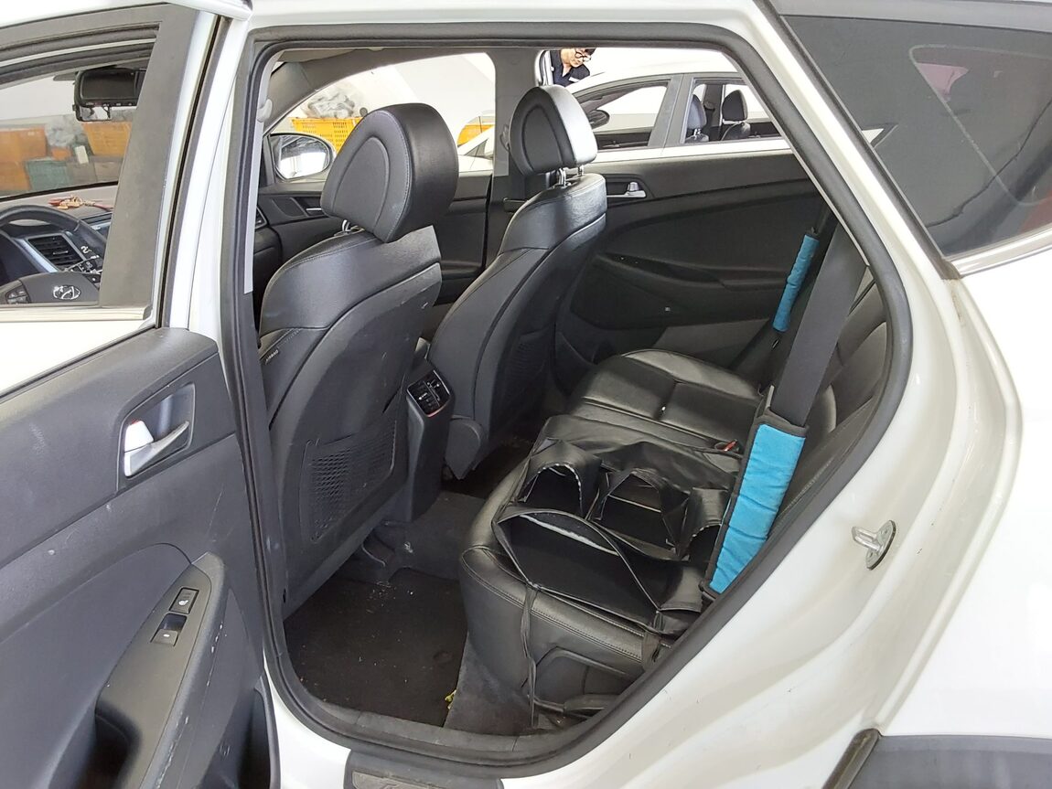 HYUNDAI ALL NEW TUCSON DIESEL 1.7 2WD PREMIUM 2017 - zdjęcie 12