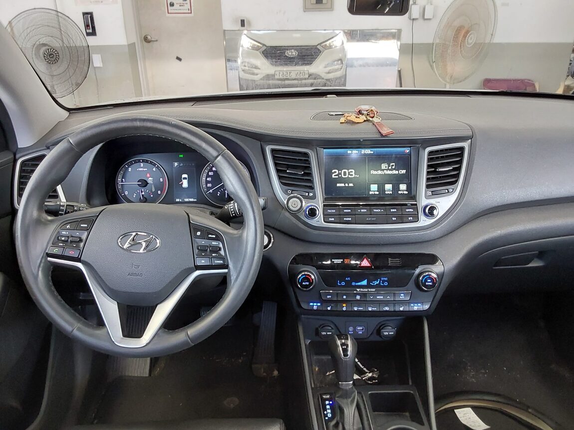 HYUNDAI ALL NEW TUCSON DIESEL 1.7 2WD PREMIUM 2017 - zdjęcie 11
