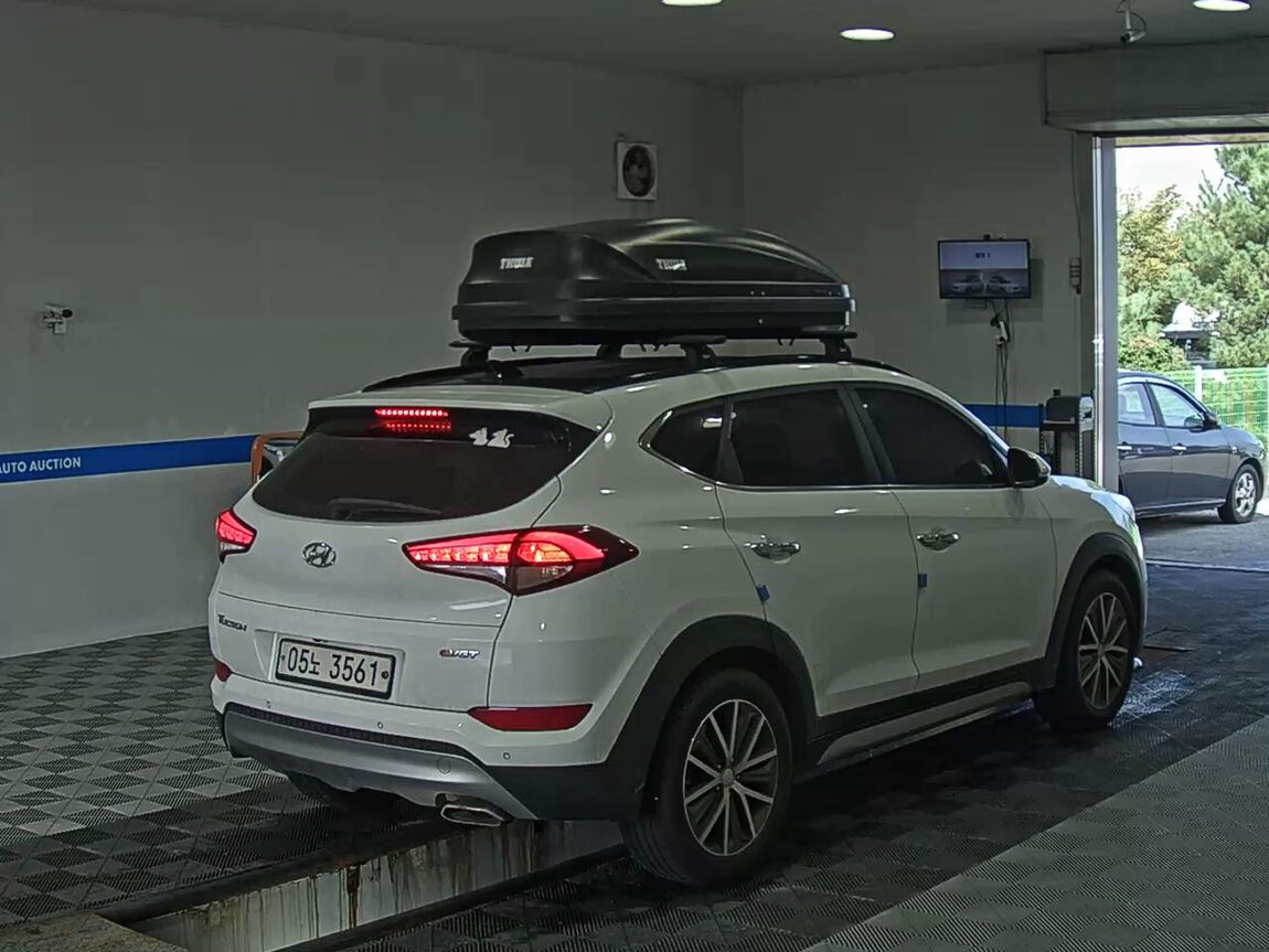 HYUNDAI ALL NEW TUCSON DIESEL 1.7 2WD PREMIUM 2017 - zdjęcie 5