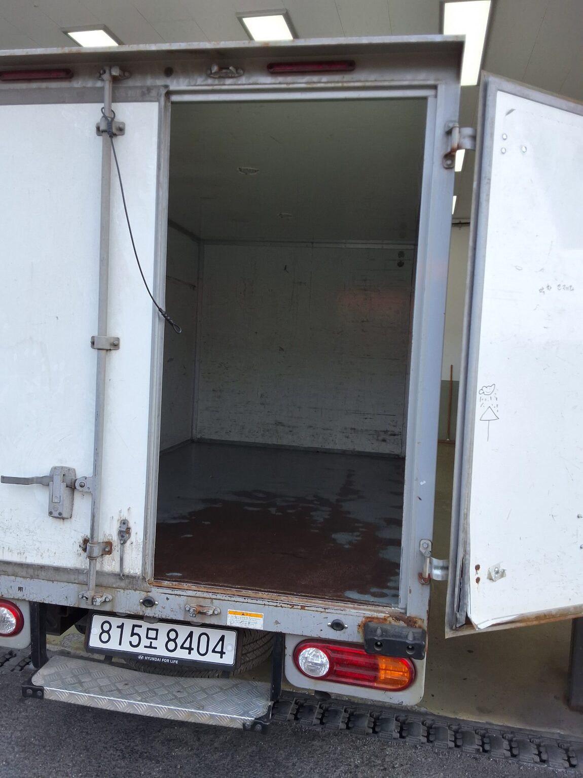 HYUNDAI PORTER II BUILT-IN BOX TRUCK SUPER CAB 2018 - zdjęcie 13