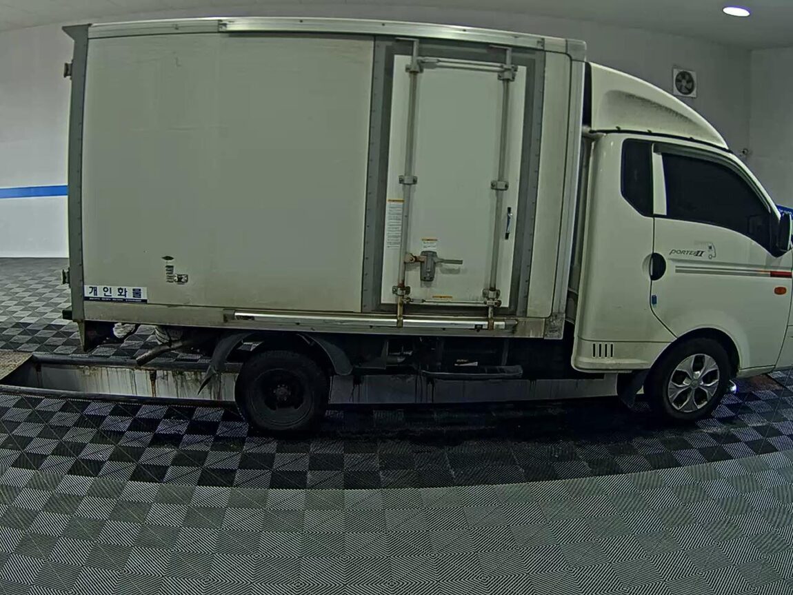 HYUNDAI PORTER II BUILT-IN BOX TRUCK SUPER CAB 2018 - zdjęcie 4