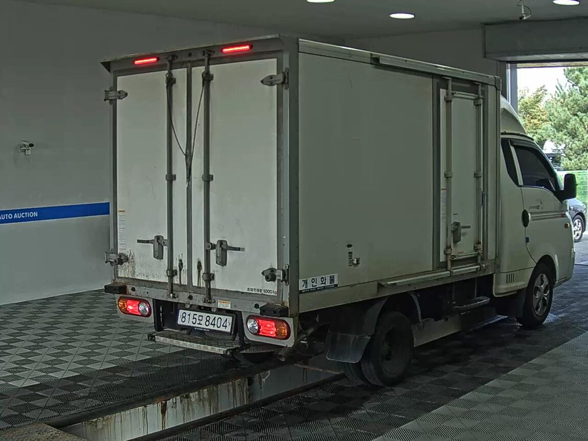 HYUNDAI PORTER II BUILT-IN BOX TRUCK SUPER CAB 2018 - zdjęcie 5