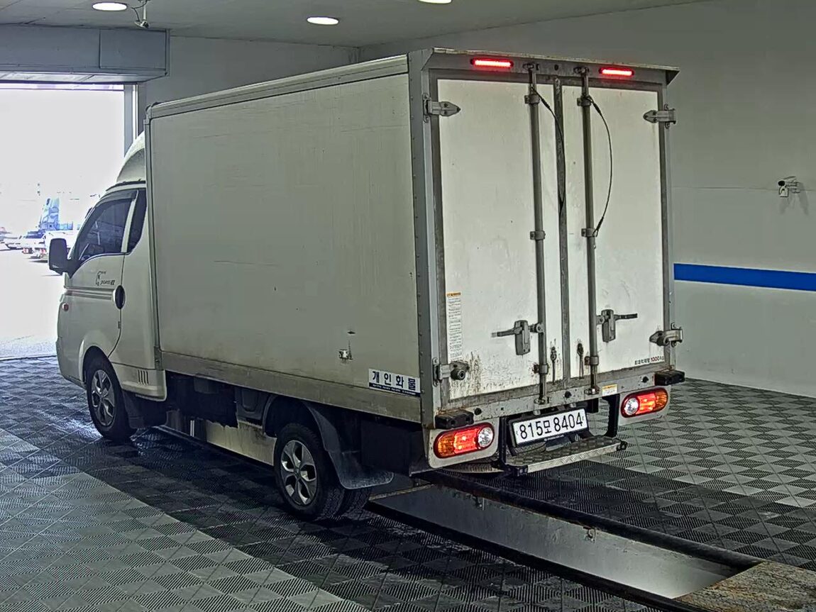 HYUNDAI PORTER II BUILT-IN BOX TRUCK SUPER CAB 2018 - zdjęcie 6