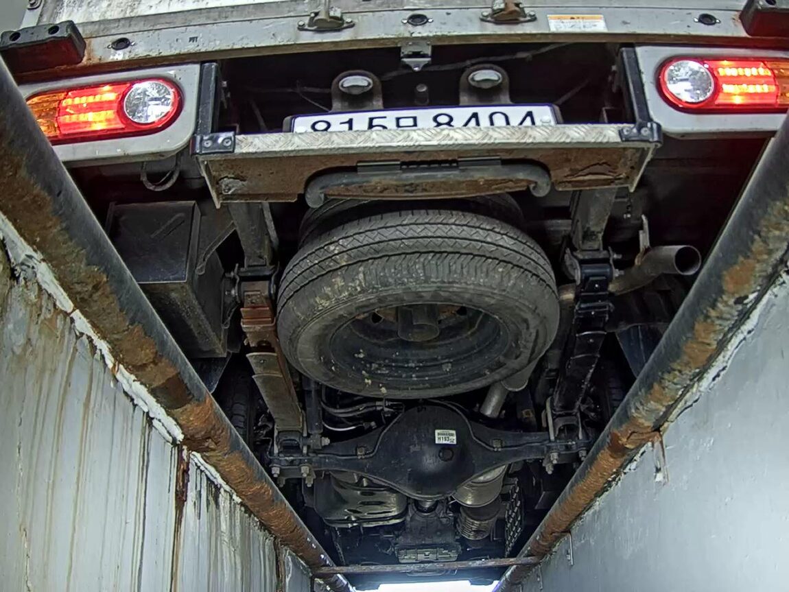 HYUNDAI PORTER II BUILT-IN BOX TRUCK SUPER CAB 2018 - zdjęcie 8