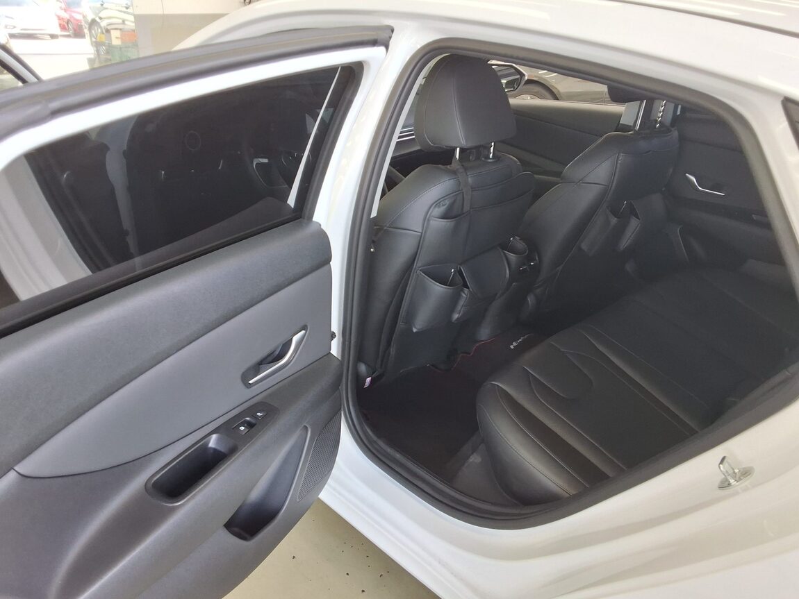 HYUNDAI AVANTE (CN7) 1.6 GASOLINE INSPIRATION 2022 - zdjęcie 12