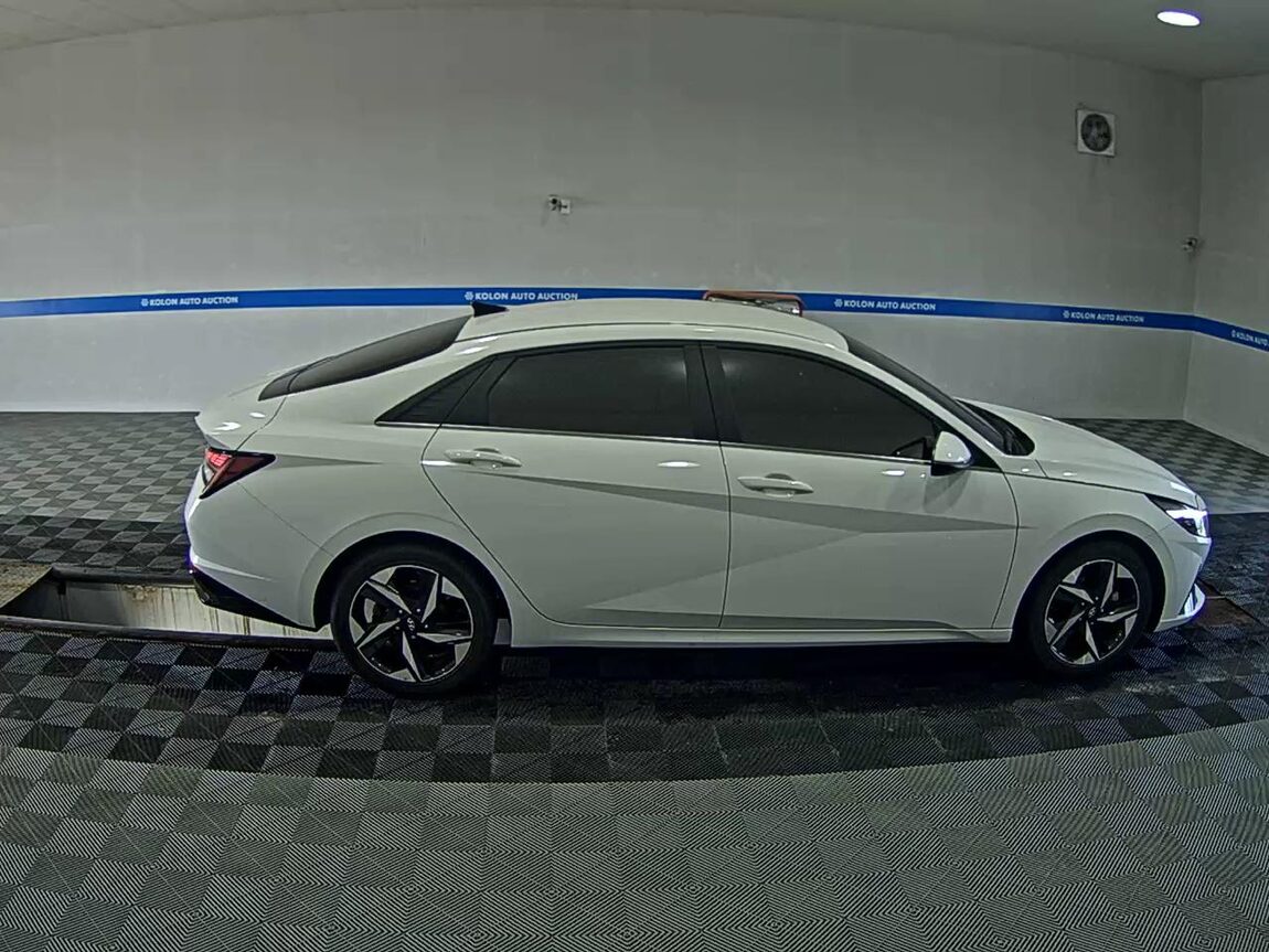 HYUNDAI AVANTE (CN7) 1.6 GASOLINE INSPIRATION 2022 - zdjęcie 4