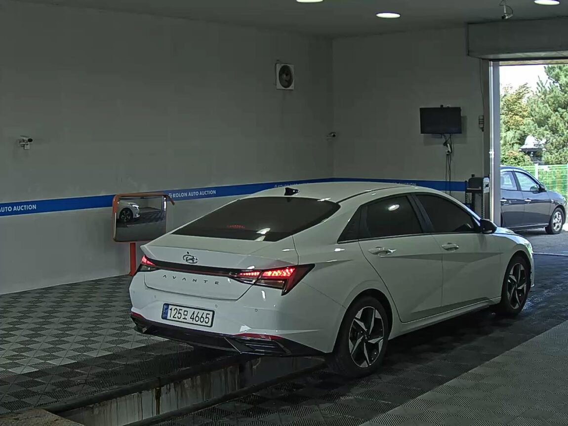 HYUNDAI AVANTE (CN7) 1.6 GASOLINE INSPIRATION 2022 - zdjęcie 5