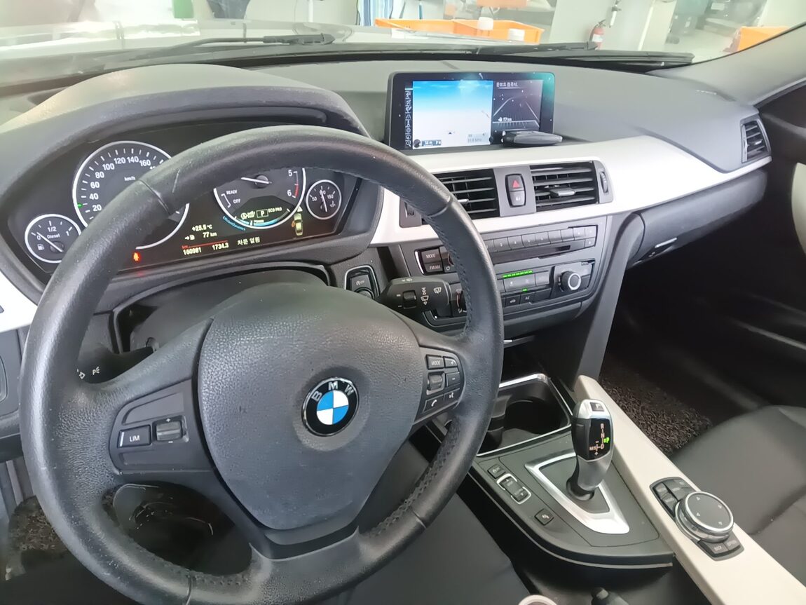 BMW 3 SERIES (6TH GEN) 320d ED EDITION 2015 - zdjęcie 17