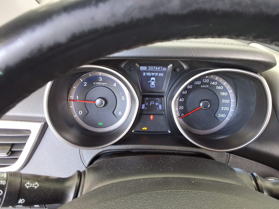 HYUNDAI NEW i30 1.6 VGT PYL 2014 - zdjęcie 9