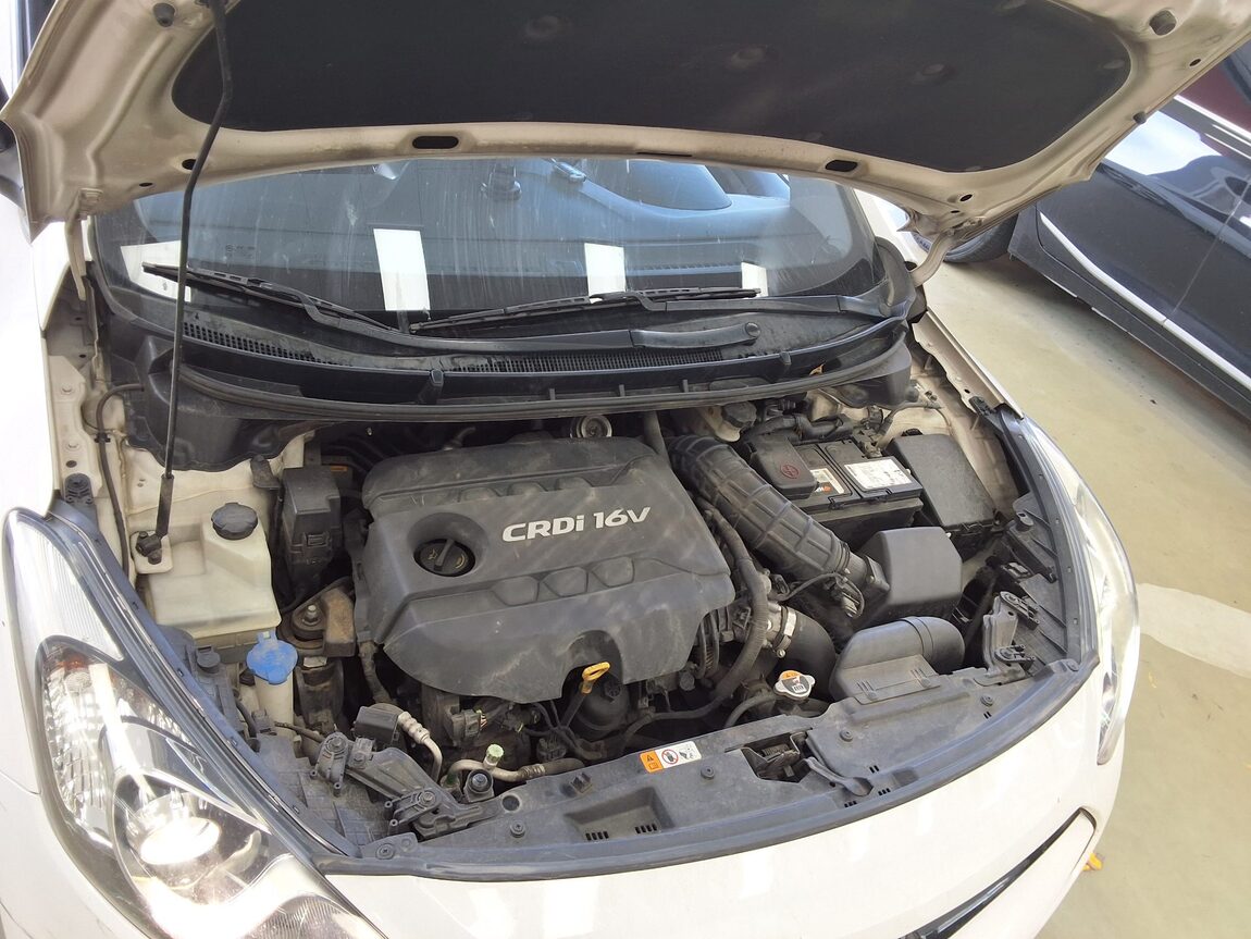 HYUNDAI NEW i30 1.6 VGT PYL 2014 - zdjęcie 19