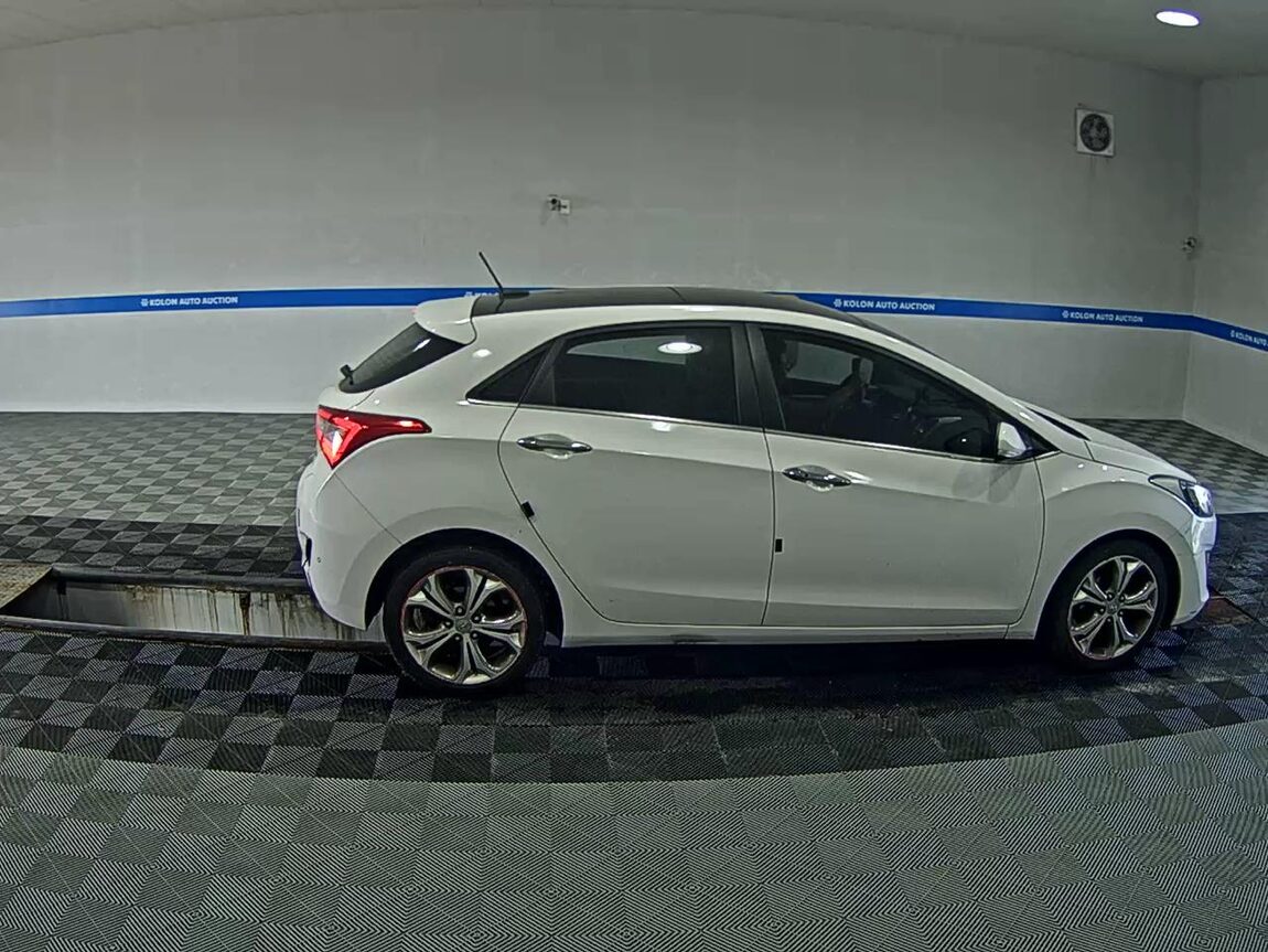 HYUNDAI NEW i30 1.6 VGT PYL 2014 - zdjęcie 4